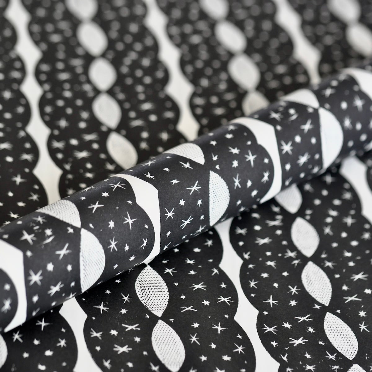 cambridge imprint -  Patterned Paper Enid Marx’s Chaise Longue - winter's moon